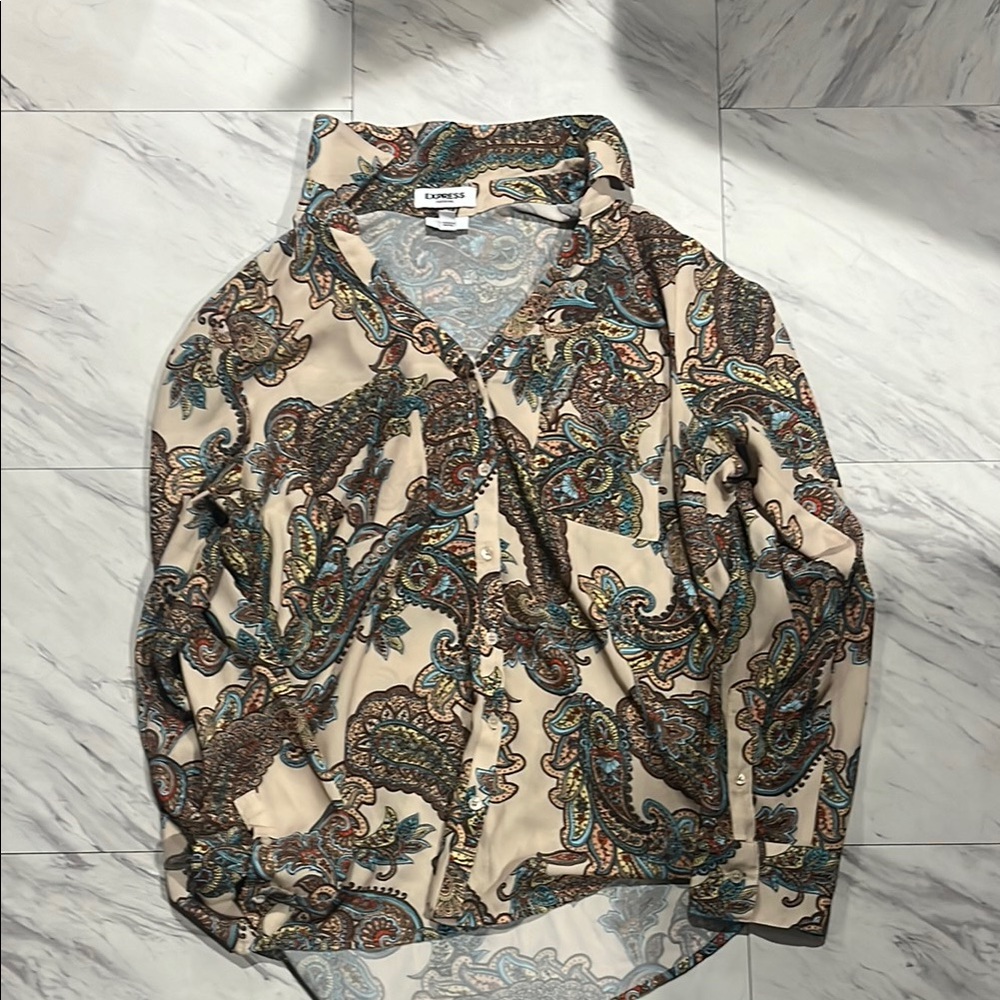Express Blouse in Cream and Green with Elegant Design